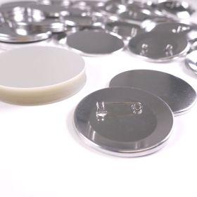 500 Buttons mit Sicherheitsnadel-image