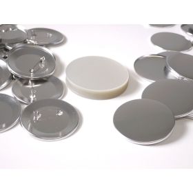 500 Buttons mit Sicherheitsnadel-image