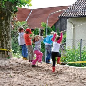 Slackline inkl. Baumschoner und Halteseil-image